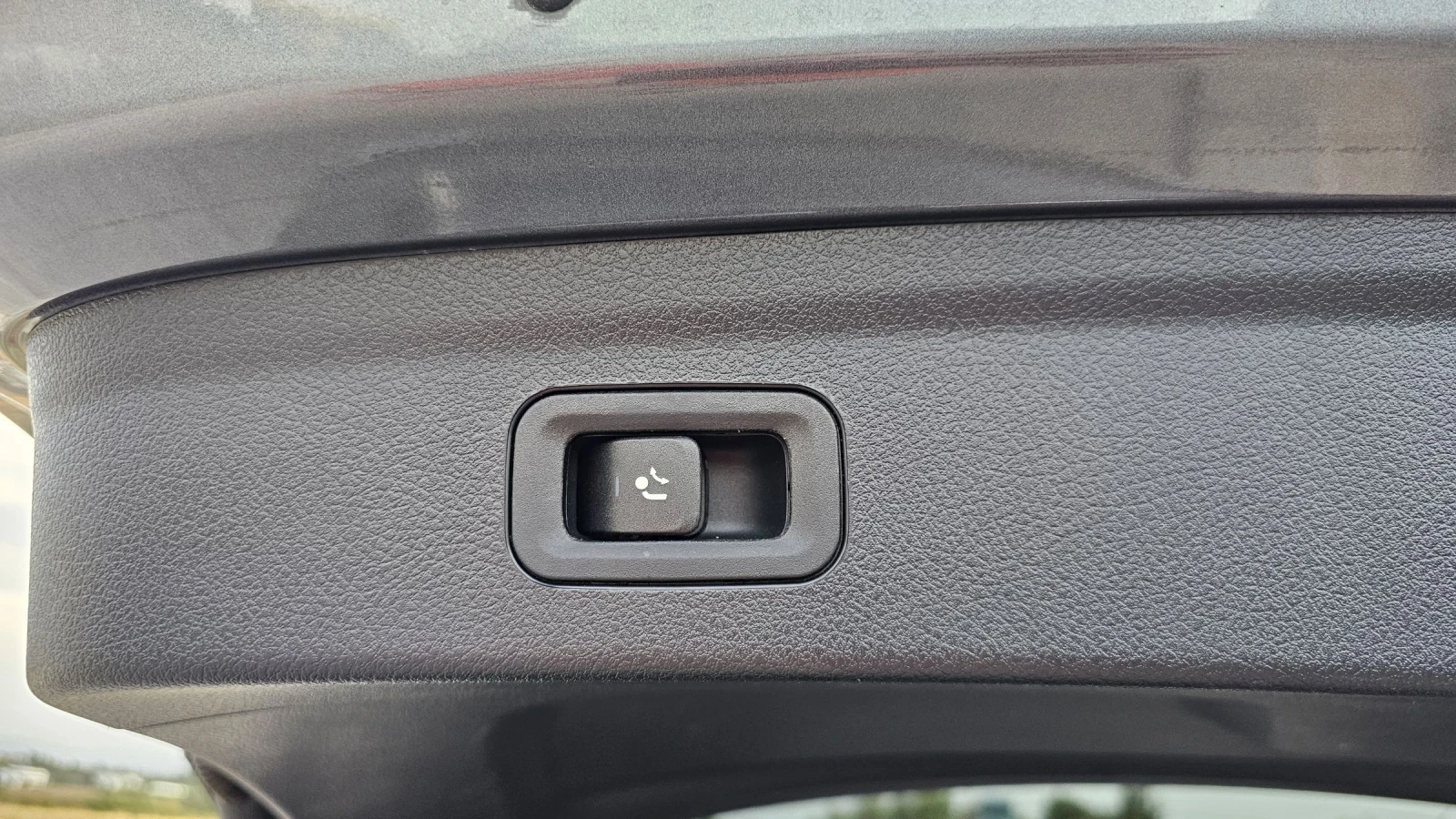 Mercedes-Benz GLE 350 4MATIC, AMG, MBUX, AMBIENT, 360, DISTRONIC, снимка 12 - Автомобили и джипове - 53989004