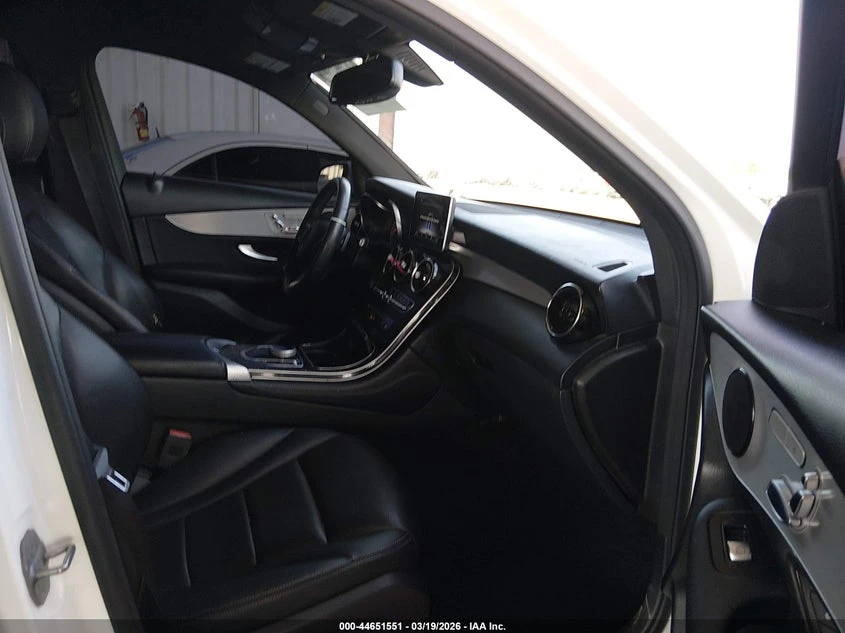 Mercedes-Benz GLC 300 2.0l 4Matic, снимка 5 - Автомобили и джипове - 54307130