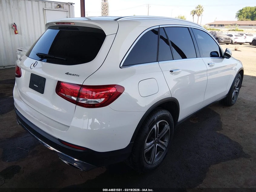 Mercedes-Benz GLC 300 2.0l 4Matic, снимка 4 - Автомобили и джипове - 54307130