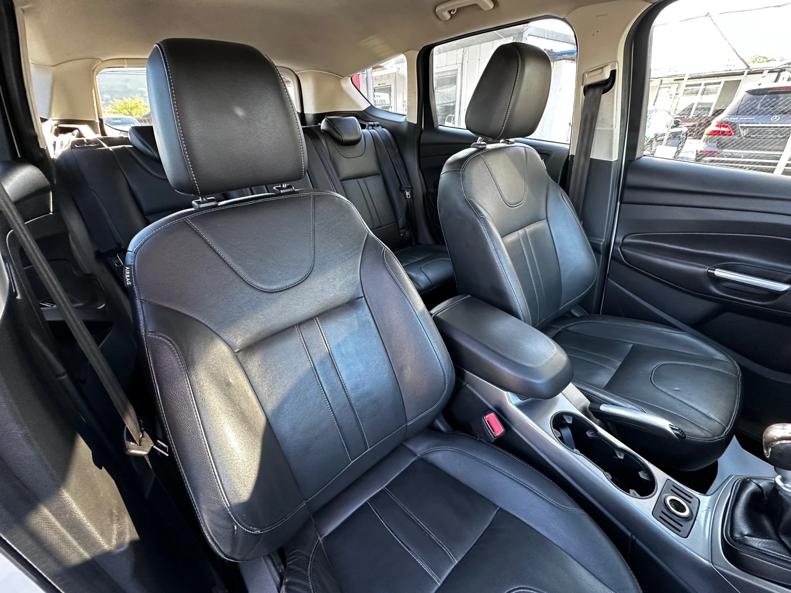 Ford Kuga 2.0TDCI 140к.с, снимка 9 - Автомобили и джипове - 54695622