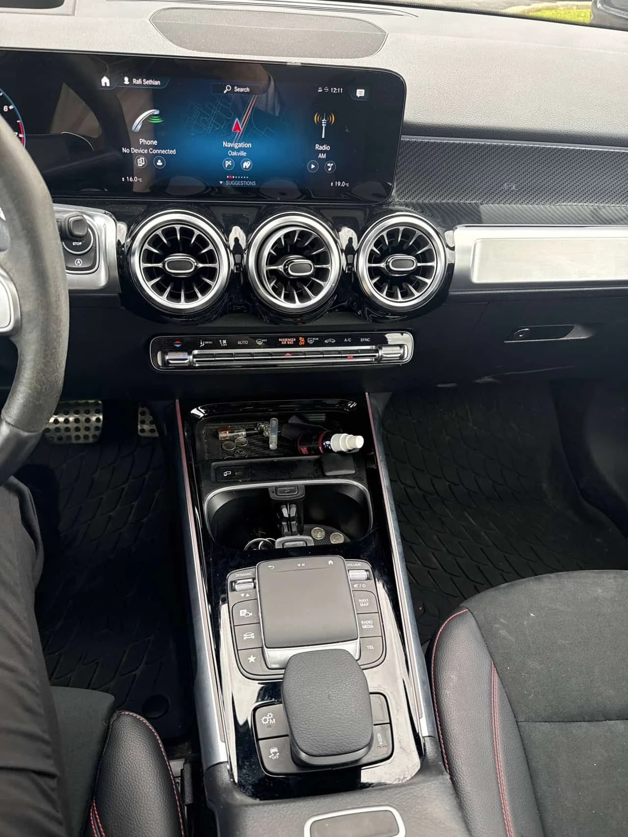 Mercedes-Benz GLB35AMG HUD/ПОДГРЕВ/ПАНО/360/+ ГУМИ/CARFAX/ФИНАНСИРАНЕ, снимка 9 - Автомобили и джипове - 55004412