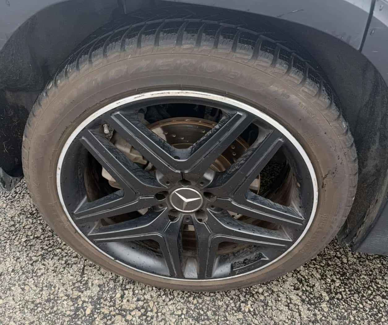 Mercedes-Benz GLB35AMG HUD/ПОДГРЕВ/ПАНО/360/+ ГУМИ/CARFAX/ФИНАНСИРАНЕ, снимка 11 - Автомобили и джипове - 55004412