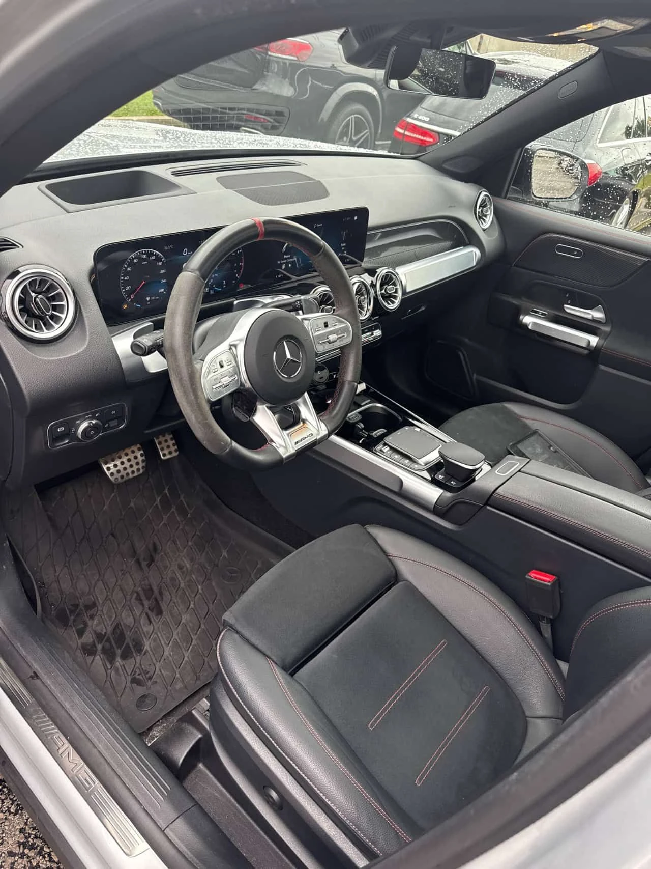 Mercedes-Benz GLB35AMG HUD/ПОДГРЕВ/ПАНО/360/+ ГУМИ/CARFAX/ФИНАНСИРАНЕ, снимка 5 - Автомобили и джипове - 55004412