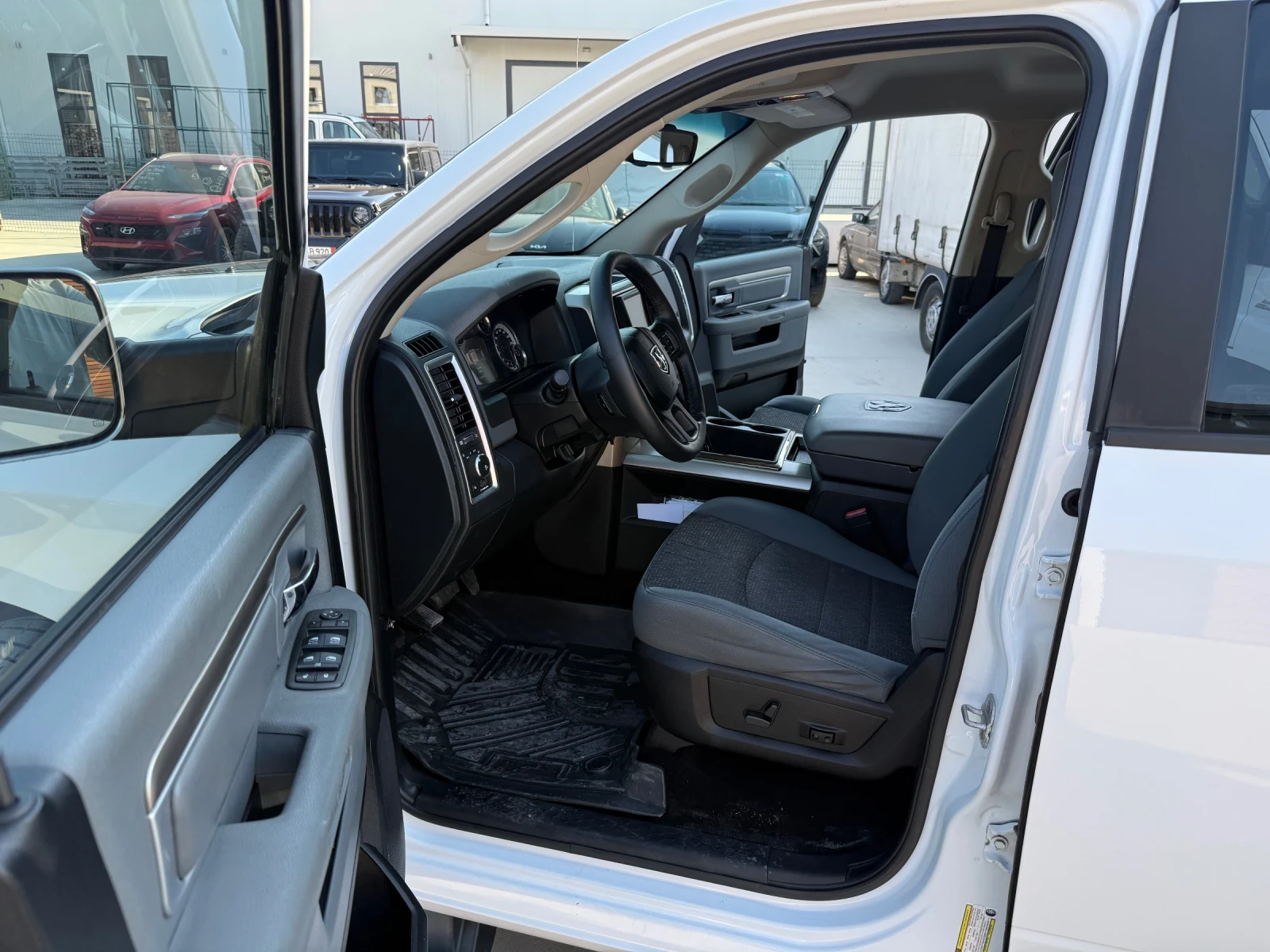 Dodge RAM 1500, снимка 5 - Автомобили и джипове - 55587958