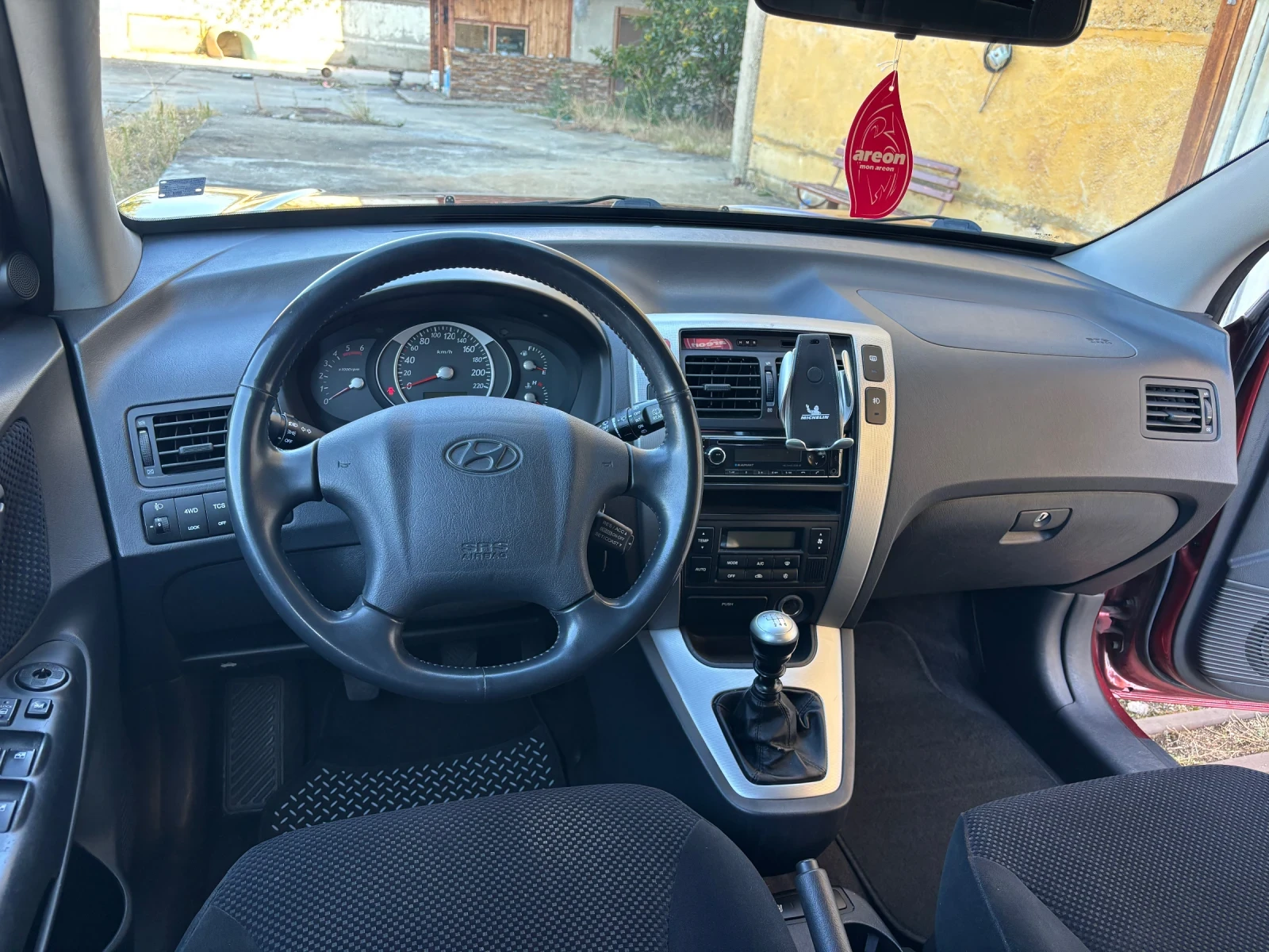 Hyundai Tucson HYUNDAI TUKSON  CRDI 16V  DISEL 141kc, снимка 7 - Автомобили и джипове - 56131350