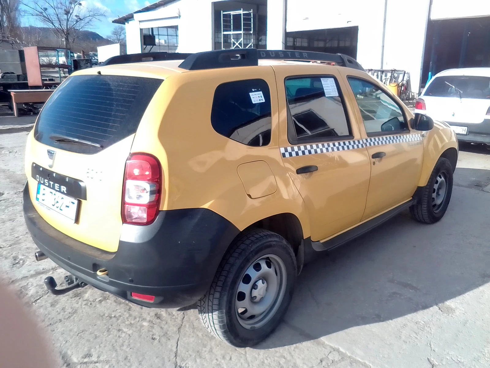 Dacia Duster, снимка 5 - Автомобили и джипове - 56739516