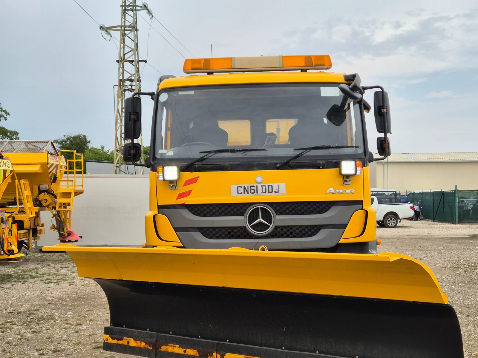 Mercedes-Benz Actros Снегорин 4х4 - изображение 2