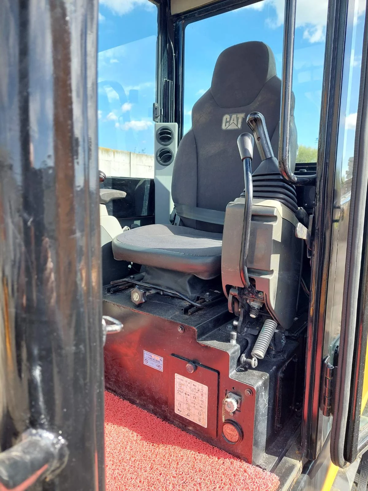 Багер Caterpillar 305.5E2 - изображение 5