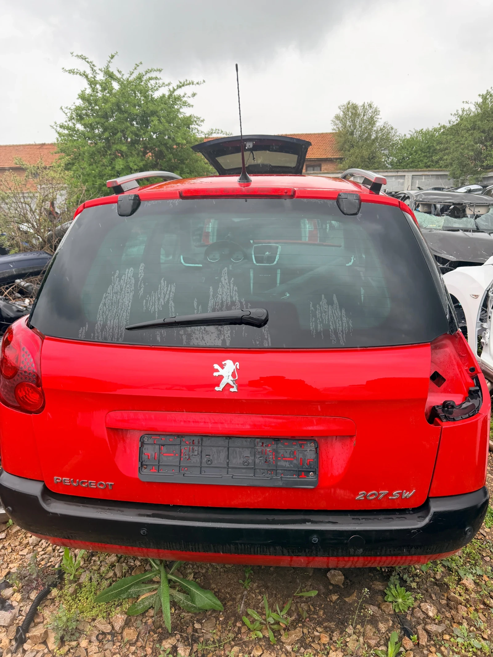 Заден капак със стъкло PEUGEOT 207 SW Червен/червен  цвят 
