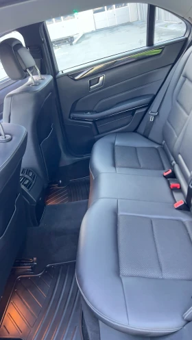 Mercedes-Benz E 220 4MATIC, снимка 9