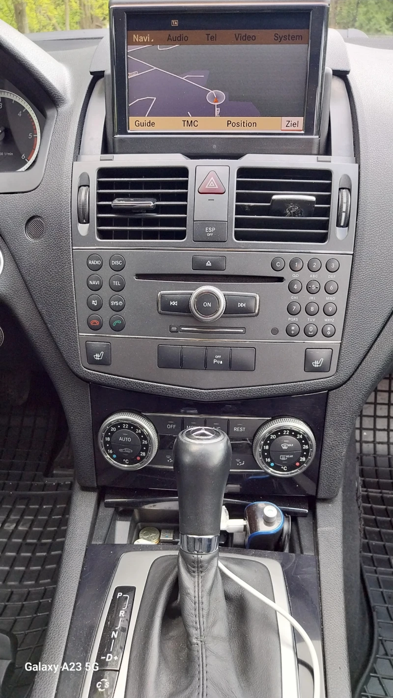 Mercedes-Benz C 220, снимка 8 - Автомобили и джипове - 50294343