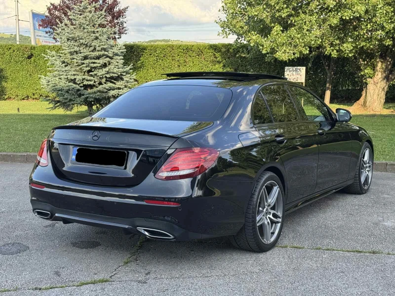 Mercedes-Benz E 350 AMG/BURMESTER/9G-TRONIC/PANORAMA/360КАМЕРИ, снимка 2 - Автомобили и джипове - 51564457