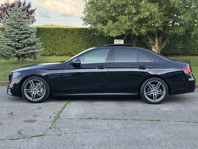 Mercedes-Benz E 350 AMG/BURMESTER/9G-TRONIC/PANORAMA/360КАМЕРИ, снимка 7 - Автомобили и джипове - 51564457