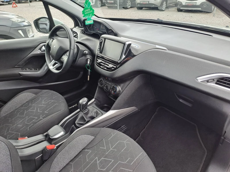 Peugeot 2008 1.5 , снимка 14 - Автомобили и джипове - 52534396