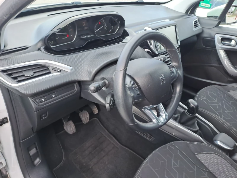 Peugeot 2008 1.5 , снимка 6 - Автомобили и джипове - 52534396