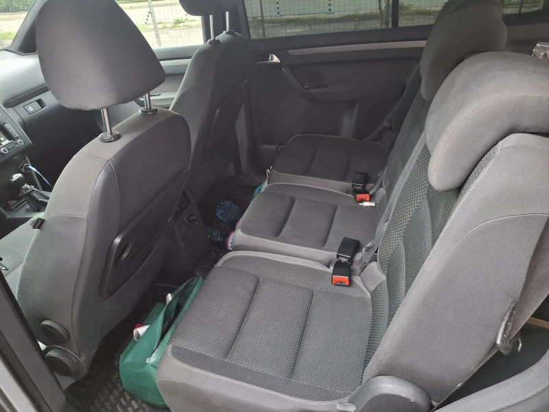 VW Touran, снимка 5 - Автомобили и джипове - 52646697
