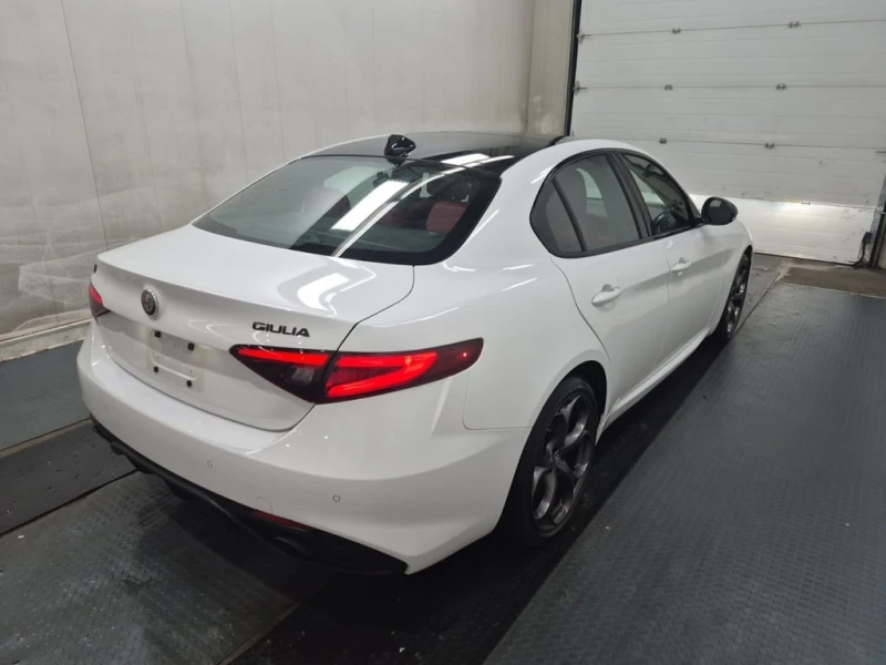 Alfa Romeo Giulia * TI SPORT * CARFAX * , снимка 3 - Автомобили и джипове - 52753728