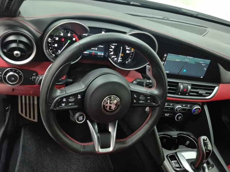 Alfa Romeo Giulia * TI SPORT * CARFAX * , снимка 11 - Автомобили и джипове - 52753728