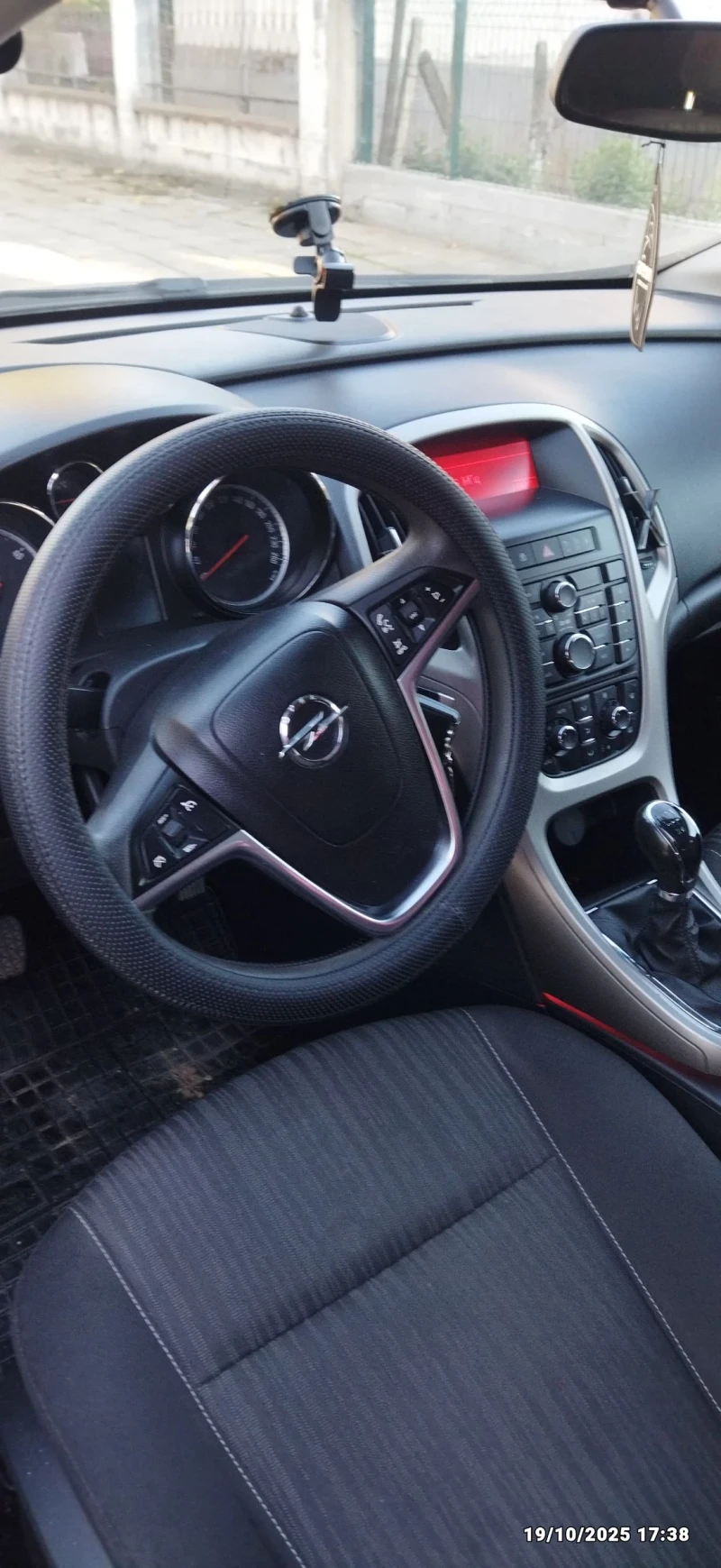 Opel Astra, снимка 12 - Автомобили и джипове - 52978686