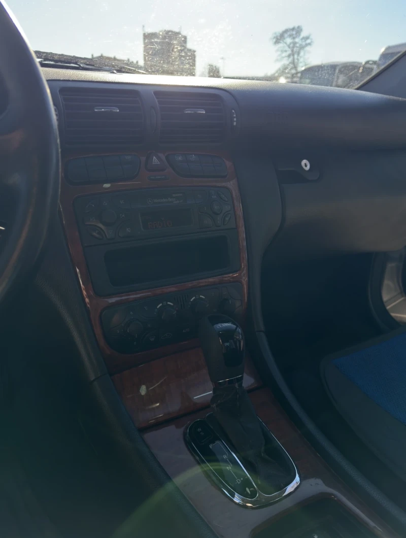 Mercedes-Benz C 200 KOMPRESSOR, снимка 11 - Автомобили и джипове - 53137263