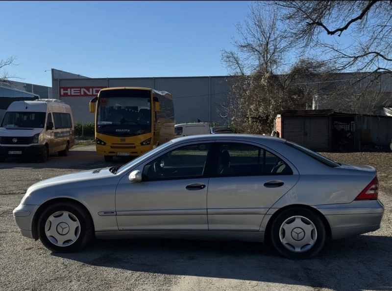 Mercedes-Benz C 200 KOMPRESSOR, снимка 3 - Автомобили и джипове - 53137263