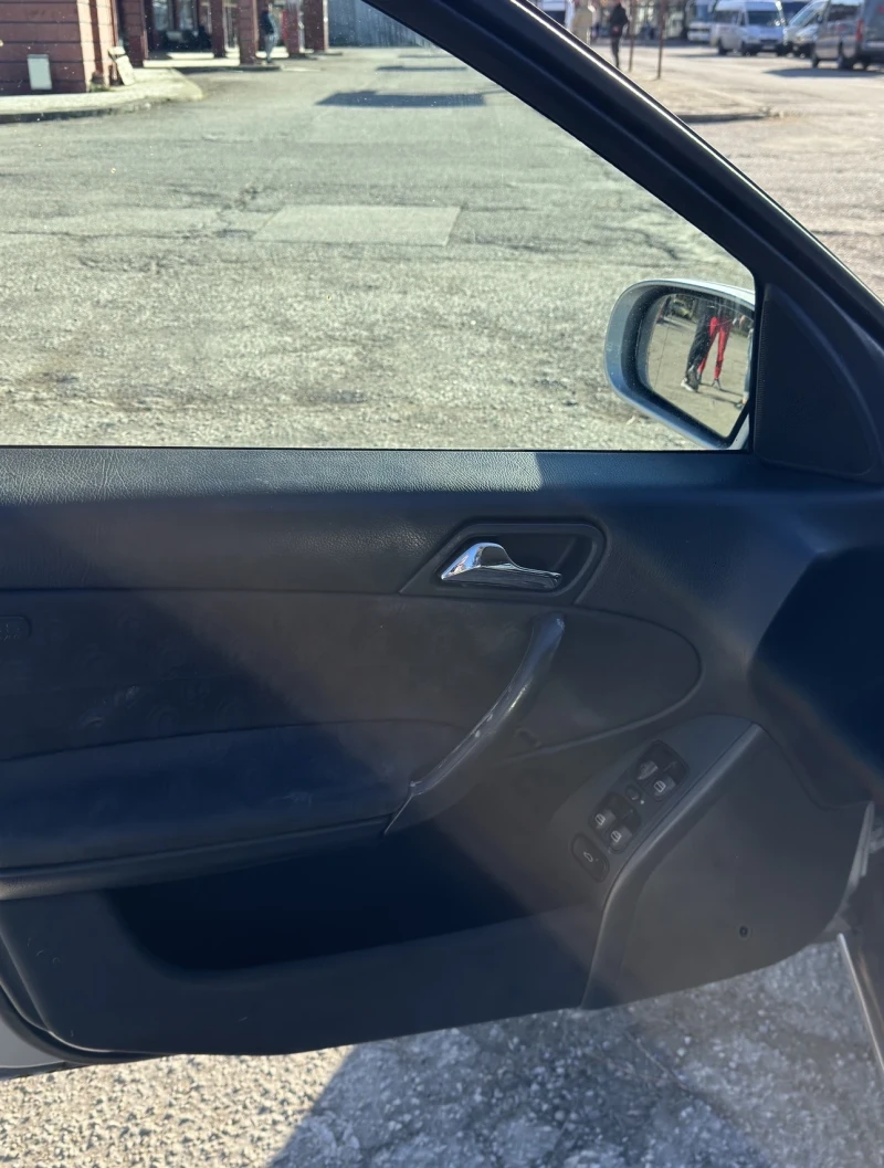 Mercedes-Benz C 200 KOMPRESSOR, снимка 6 - Автомобили и джипове - 53137263