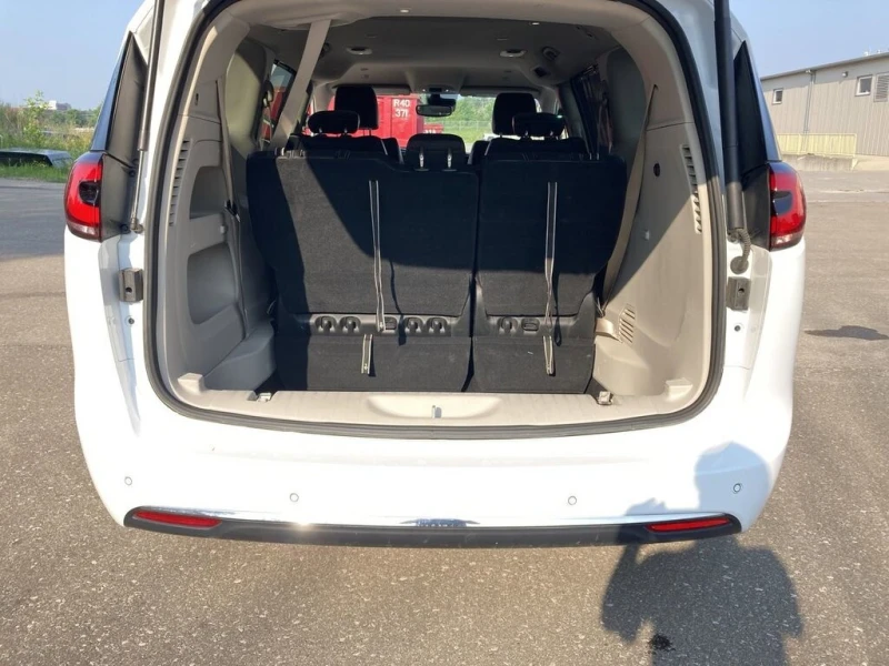 Chrysler Pacifica Touring L * * AWD * * Камера * * Черен Салон * * , снимка 10 - Автомобили и джипове - 53398284