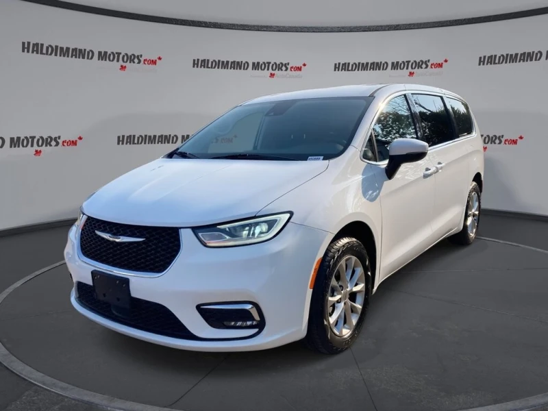 Chrysler Pacifica Touring L * * AWD * * Камера * * Черен Салон * * 