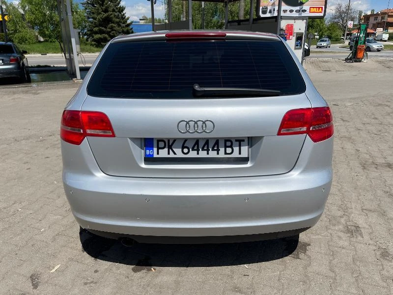 Audi A3 1.6 ТДИ 105кс, снимка 2 - Автомобили и джипове - 36715596