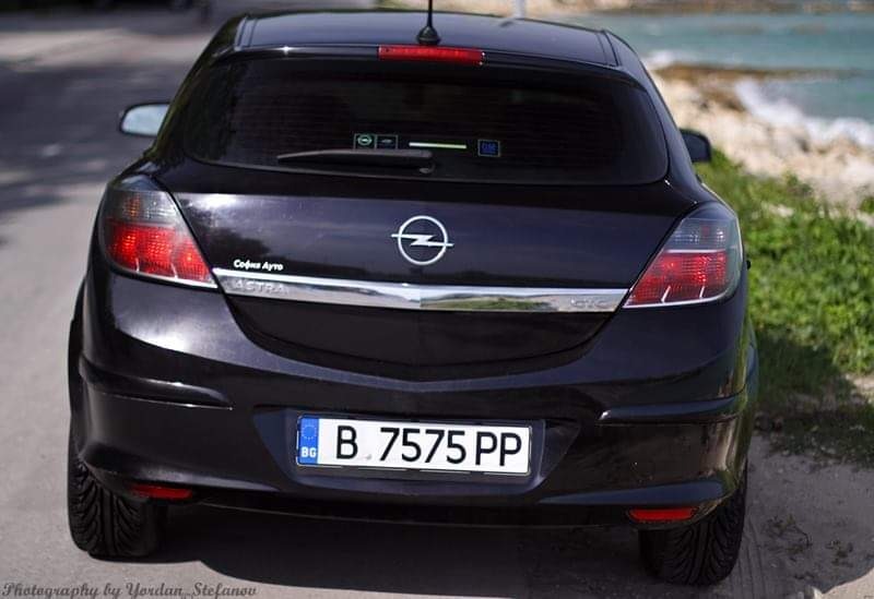 Opel Astra GTC 1.7 CDTI, снимка 2 - Автомобили и джипове - 44716869