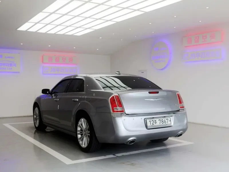 Chrysler 300c 3.6 - САМО 30% АВАНС, снимка 9 - Автомобили и джипове - 56251101