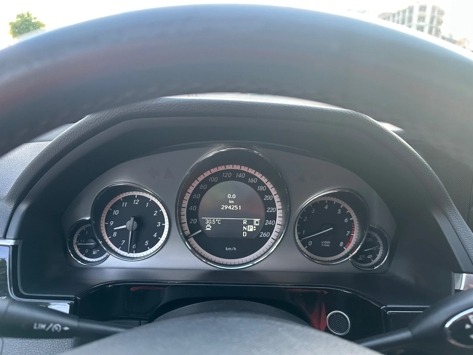 Mercedes-Benz E 350  - изображение 7