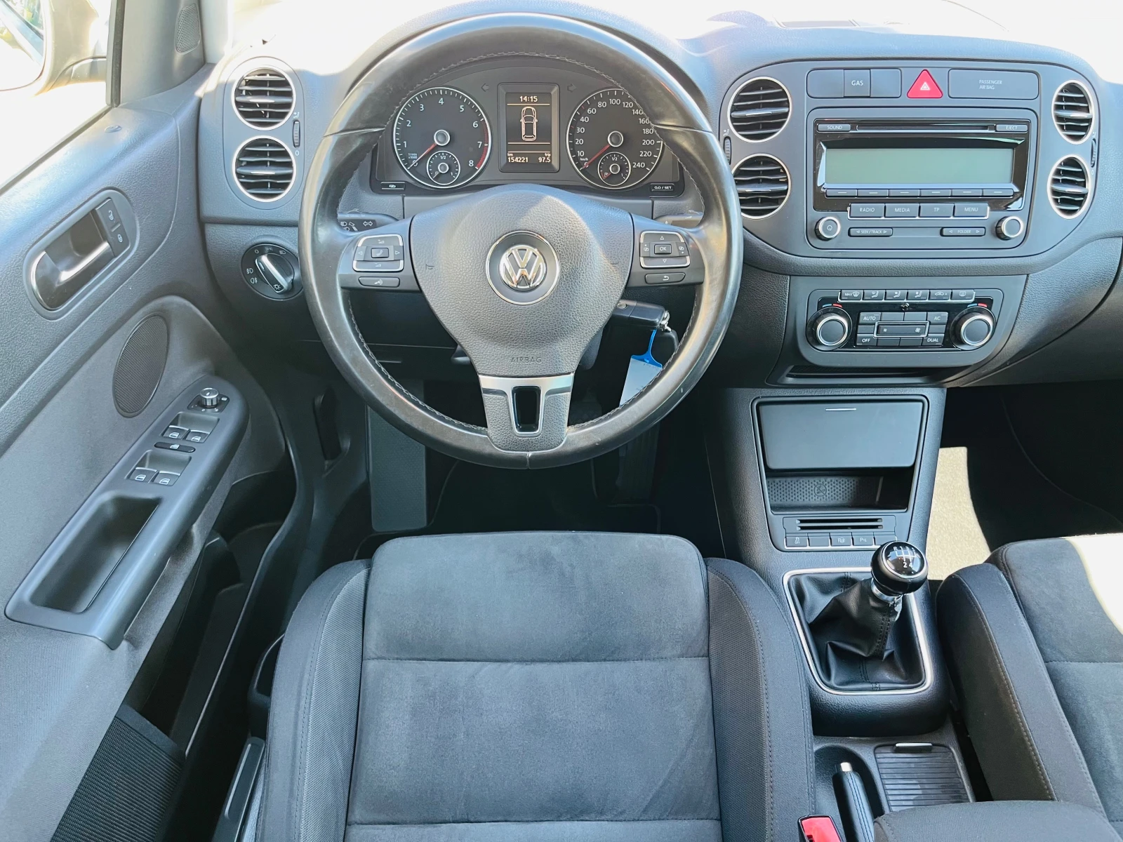 VW Golf Plus 1.6i BI FUEL Перфектен - изображение 10