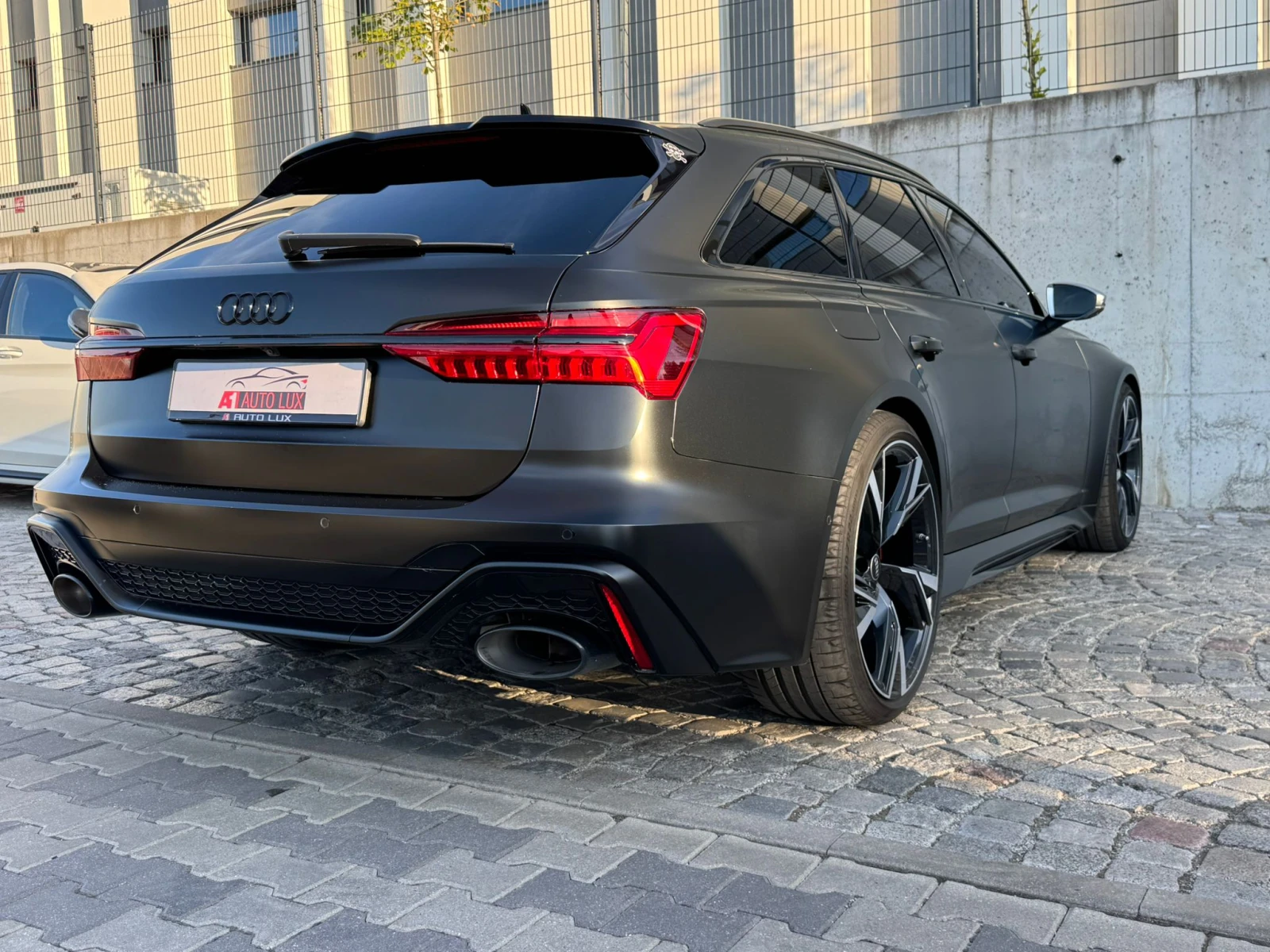 Audi Rs6 Matrix/Ceramic/B&O/4x4/PANO/NAVI/ 47 хил.км.! - изображение 6