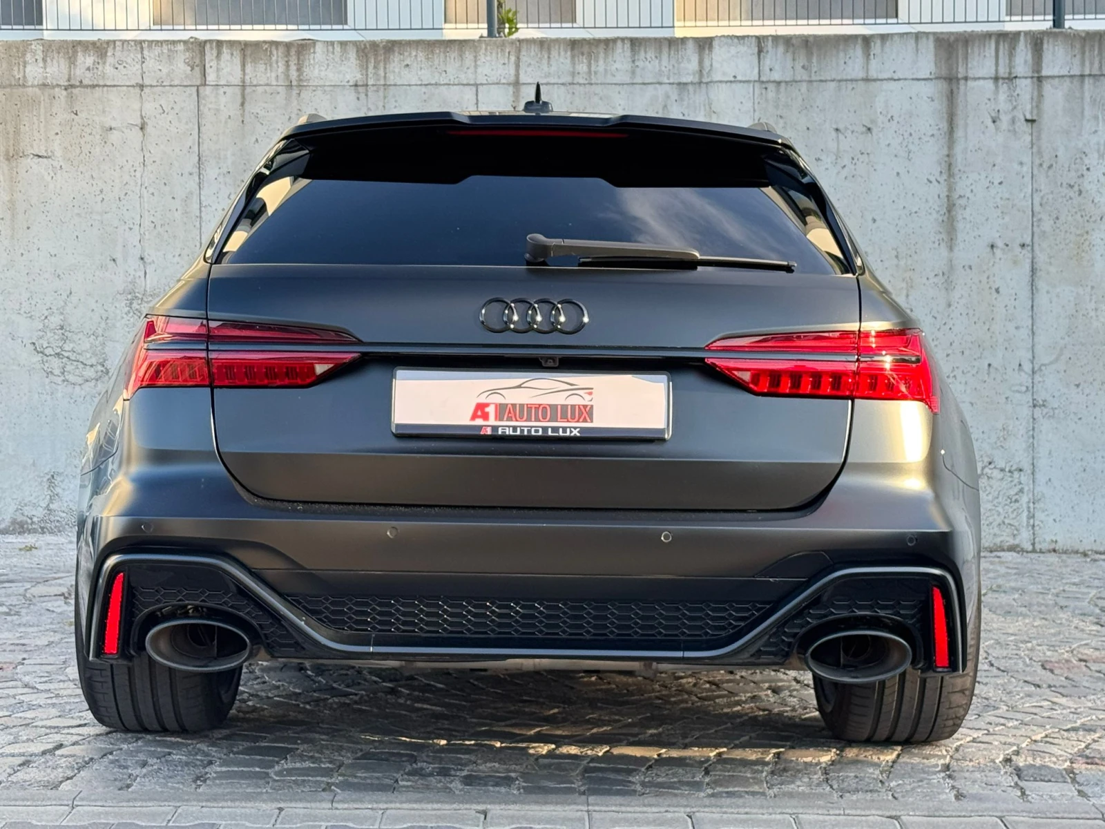 Audi Rs6 Matrix/Ceramic/B&O/4x4/PANO/NAVI/ 47 хил.км.! - изображение 2