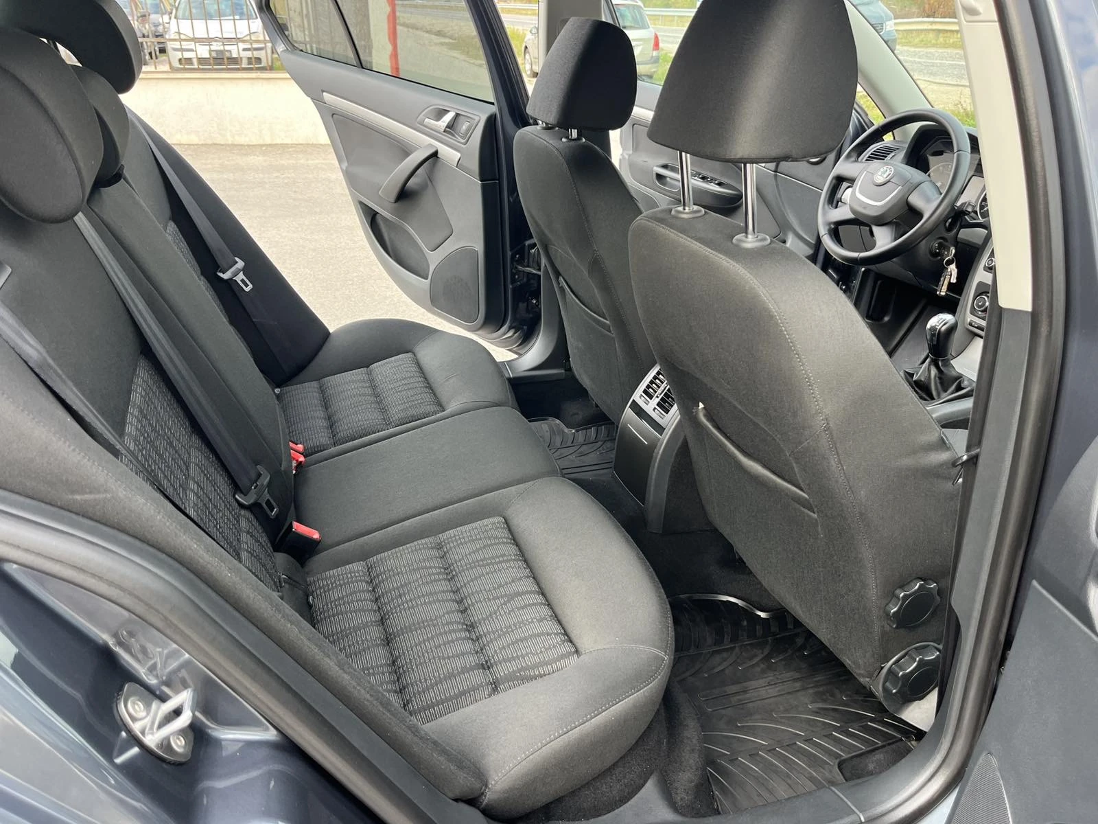 Skoda Octavia 1.2TURBO 105��. 159 000�� EURO 5A ����������� | Mobile.bg � ����������� 10