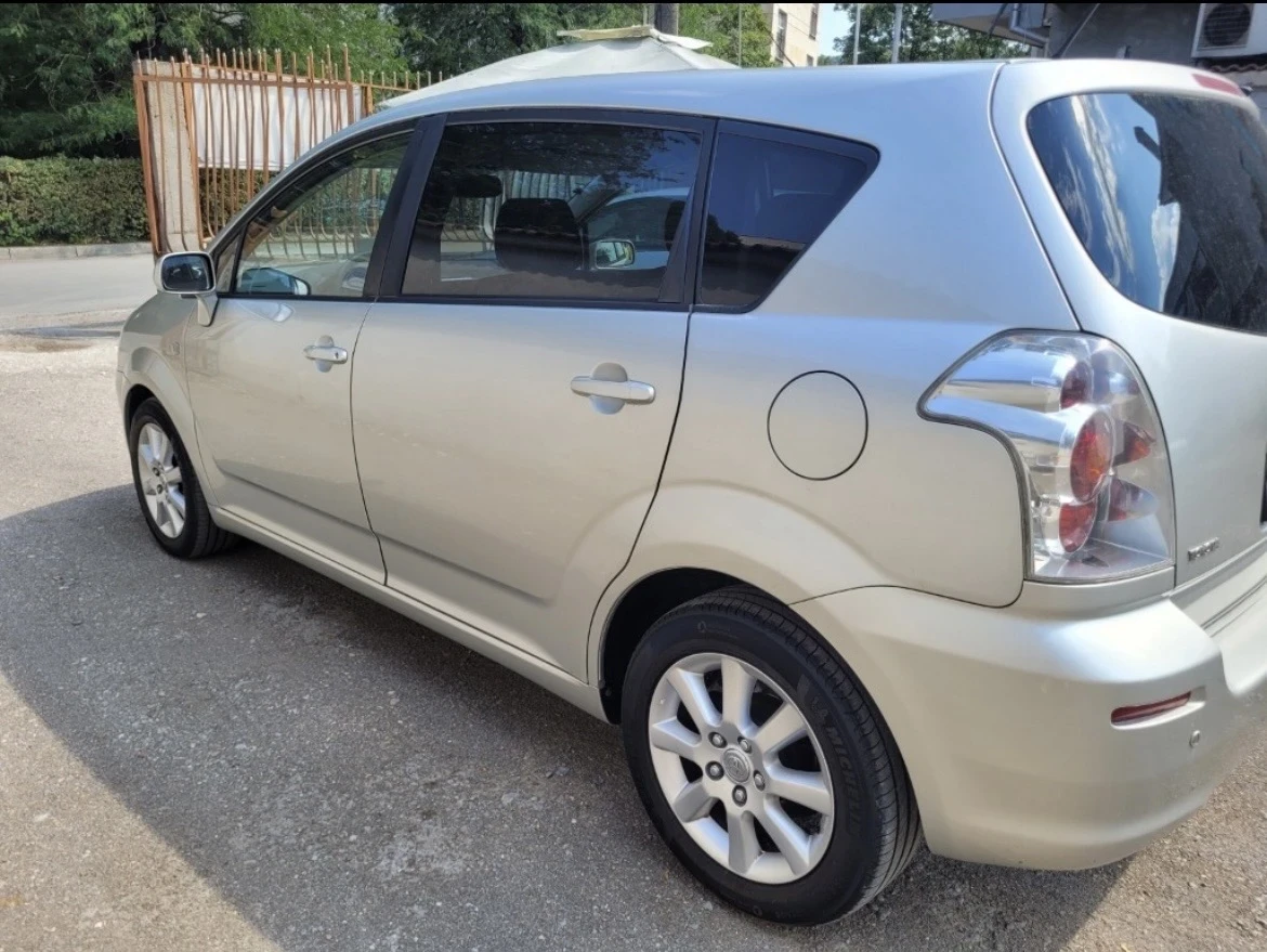 Toyota Corolla verso 2.2D 136кс  - изображение 4