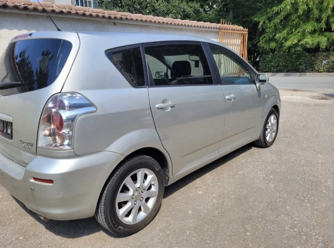 Toyota Corolla verso 2.2D 136кс  - изображение 2