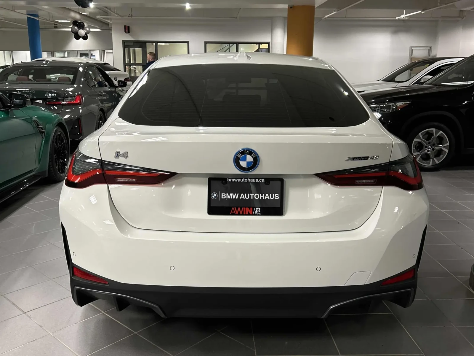 BMW i4 xDrive40* CARFAX *  *   *  | Mobile.bg   4