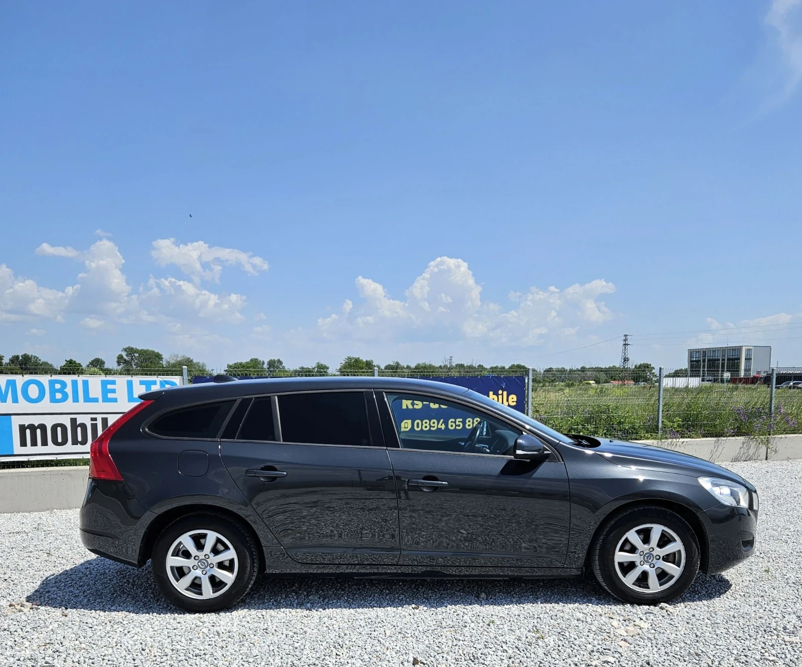 Volvo V60, снимка 4 - Автомобили и джипове - 54306950