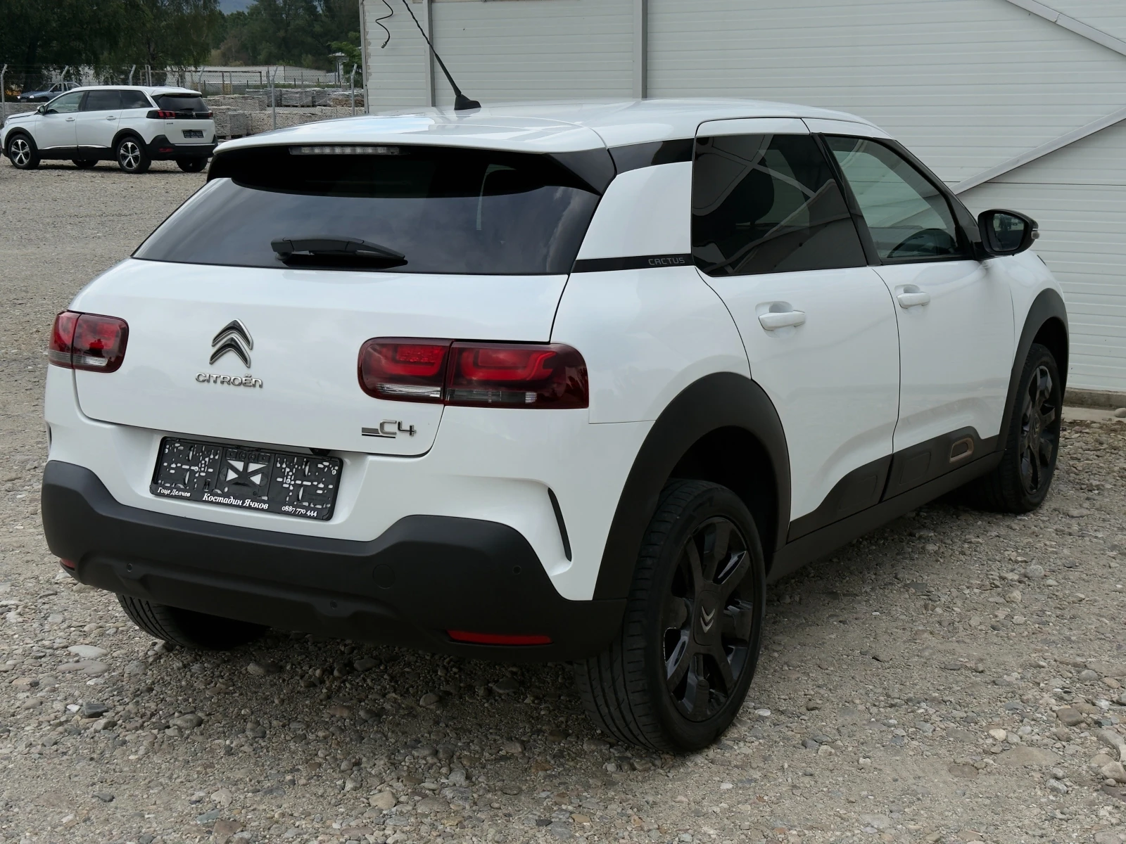 Citroen C4 Cactus 1.5 HDI Навигация/Камера/Carplay/Led/Лизинг, снимка 4 - Автомобили и джипове - 54783346