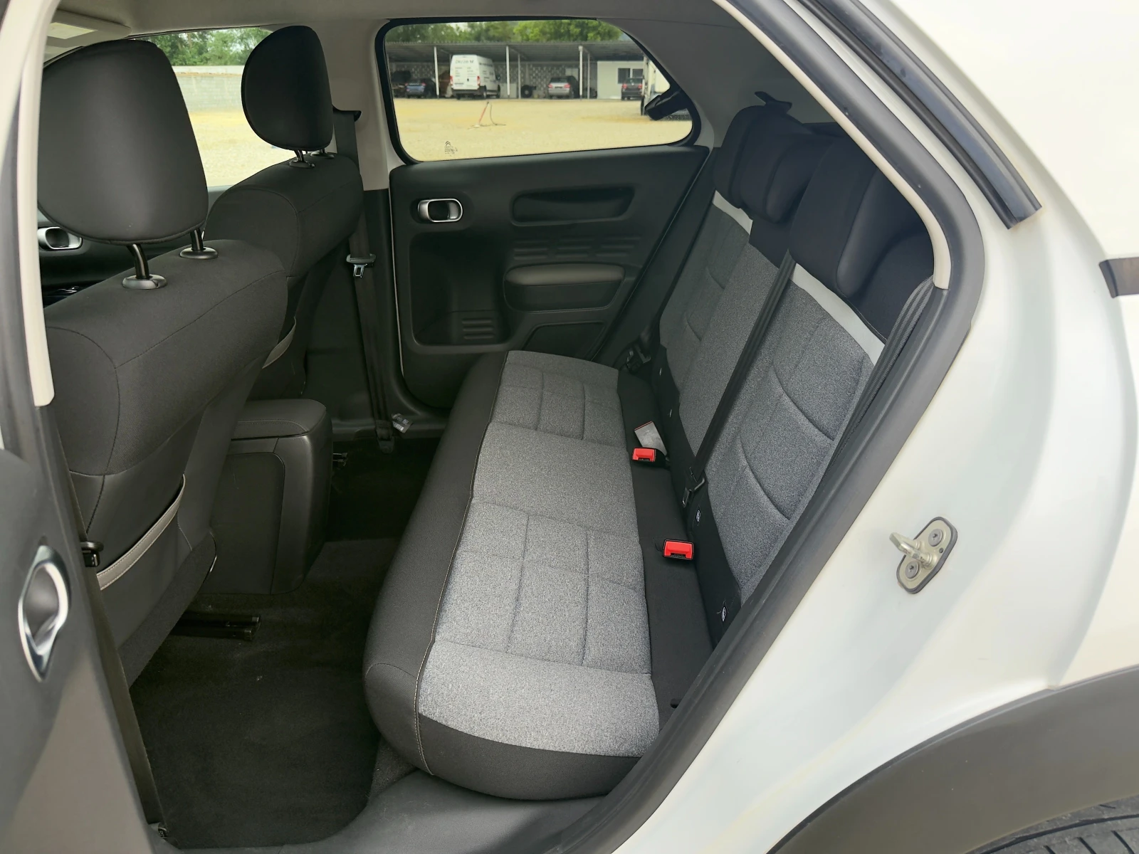 Citroen C4 Cactus 1.5 HDI Навигация/Камера/Carplay/Led/Лизинг, снимка 10 - Автомобили и джипове - 54783346
