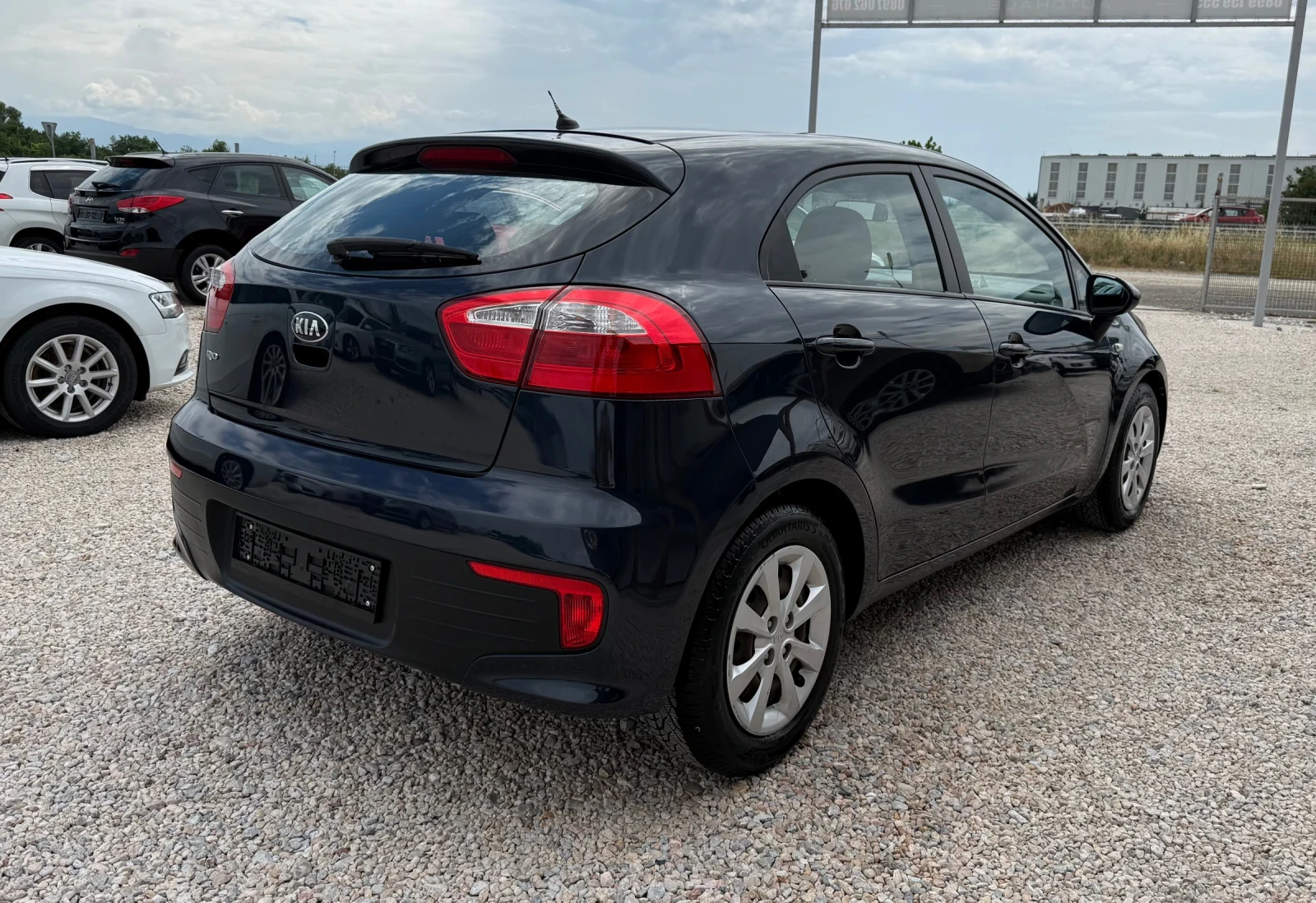Kia Rio 1.3i* 84k.c* Сервизна История* , снимка 4 - Автомобили и джипове - 55031730