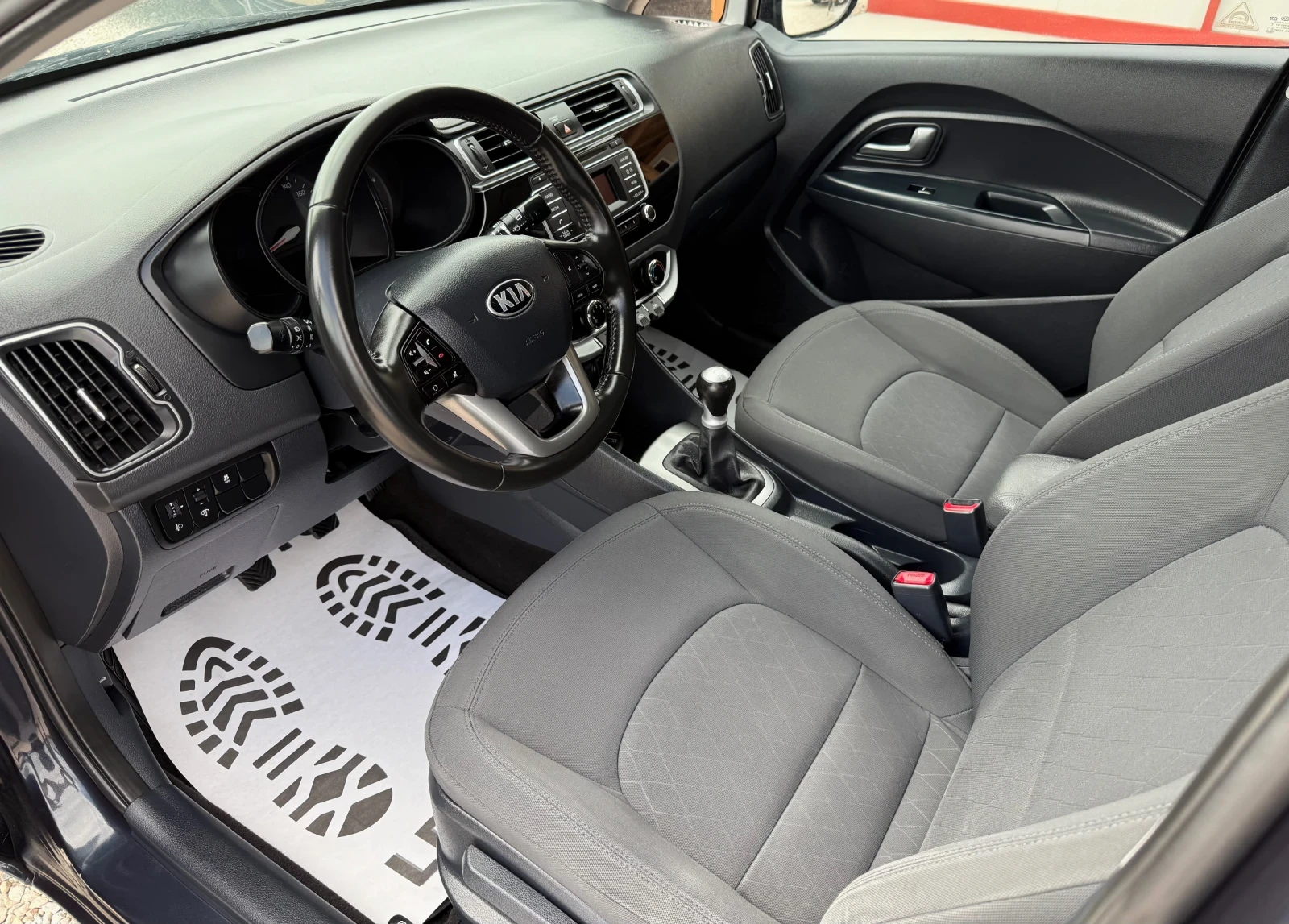 Kia Rio 1.3i* 84k.c* Сервизна История* , снимка 7 - Автомобили и джипове - 55031730