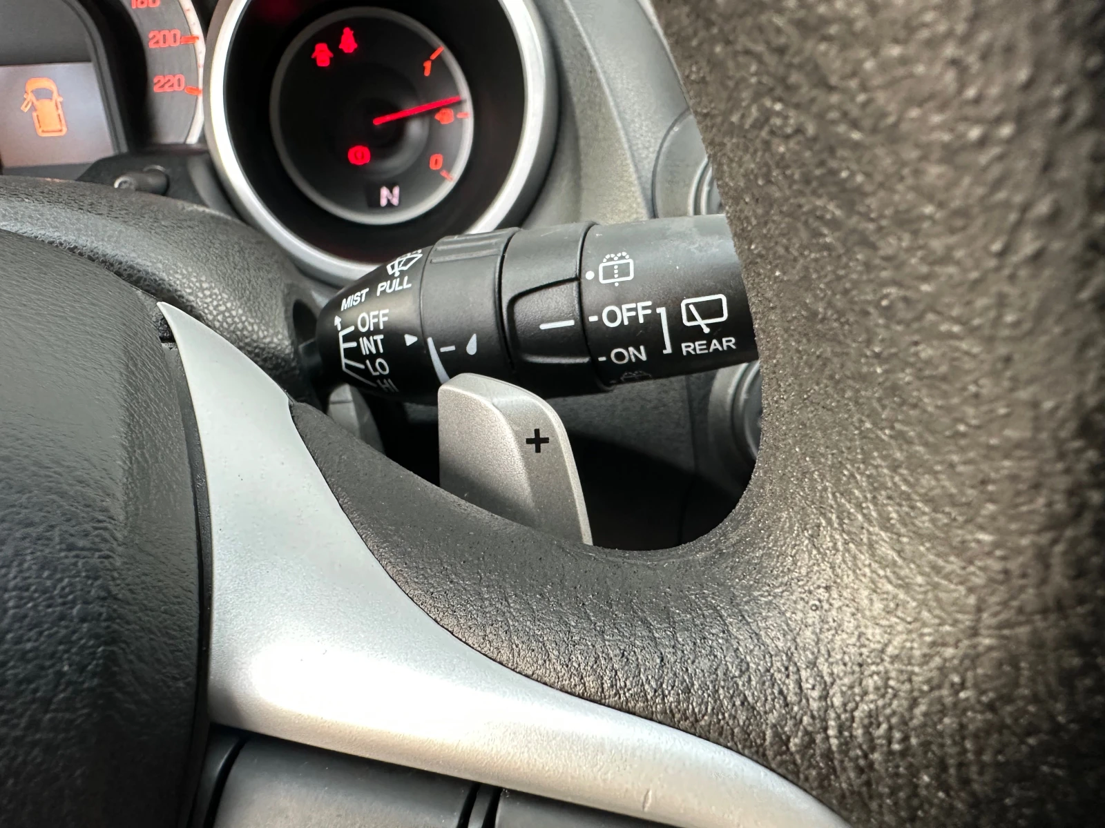 Honda Jazz 1.4i АВТОМАТ КЛИМАТРОНИК F1ФЕЙСЛИФТ, снимка 14 - Автомобили и джипове - 55228242