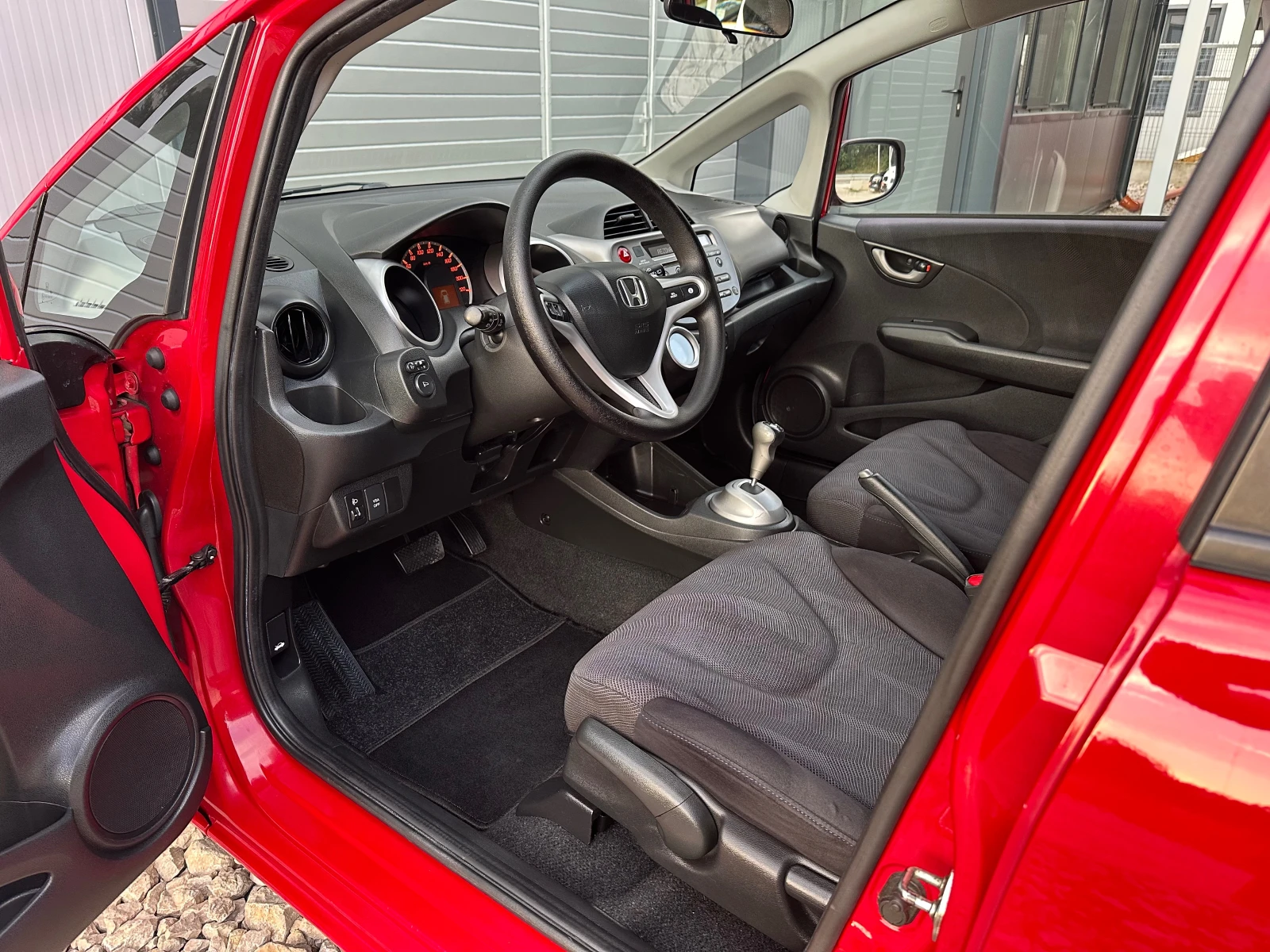 Honda Jazz 1.4i АВТОМАТ КЛИМАТРОНИК F1ФЕЙСЛИФТ, снимка 8 - Автомобили и джипове - 55228242