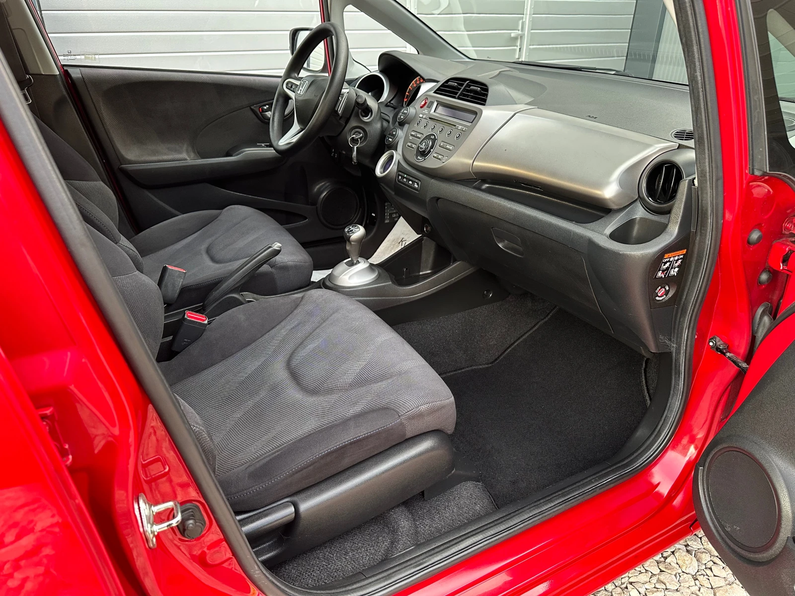 Honda Jazz 1.4i АВТОМАТ КЛИМАТРОНИК F1ФЕЙСЛИФТ, снимка 9 - Автомобили и джипове - 55228242