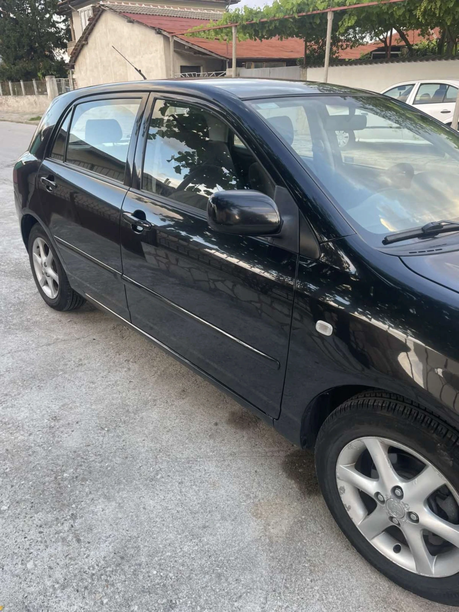 Toyota Corolla 1, 6i, снимка 4 - Автомобили и джипове - 55268749