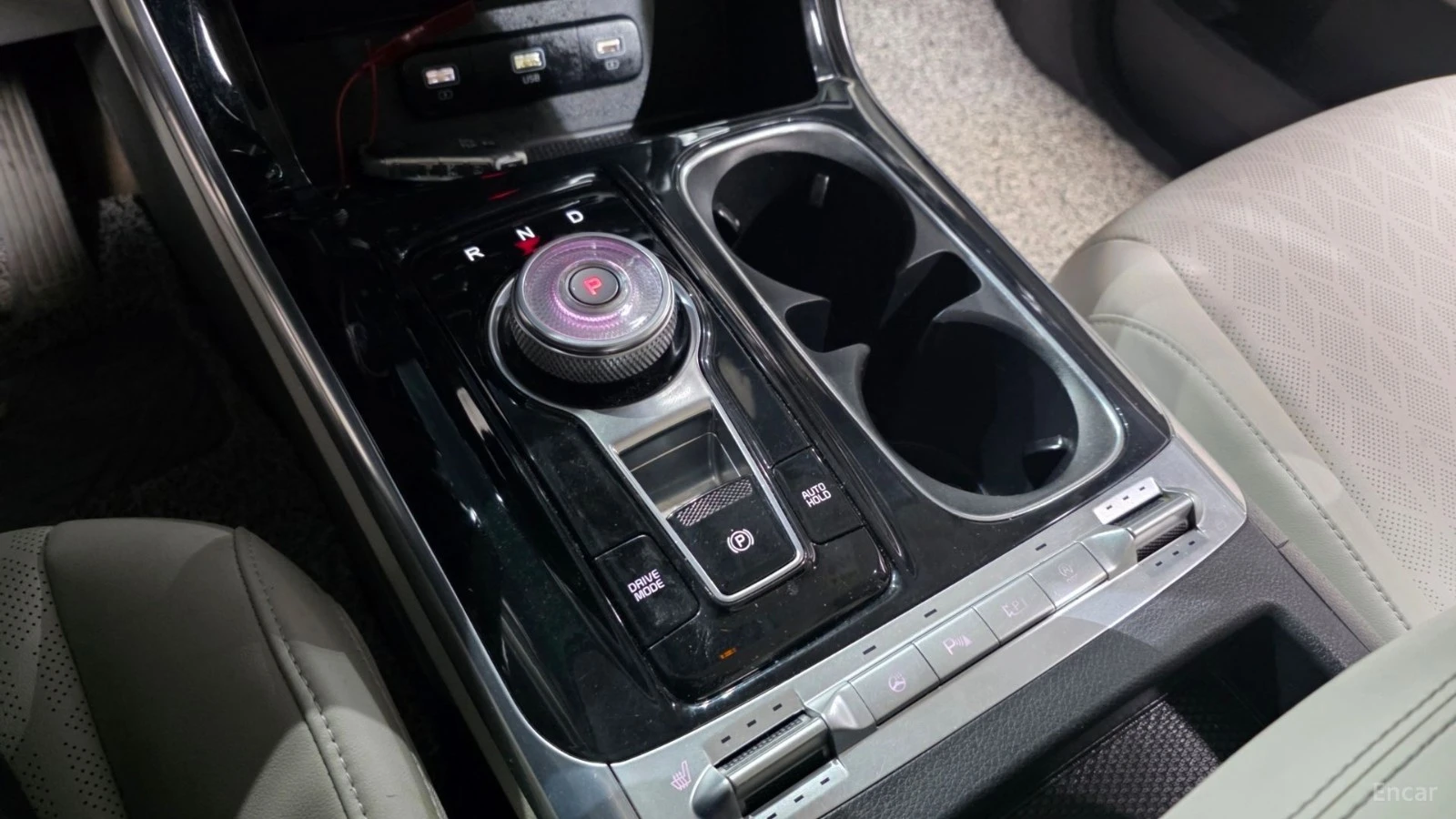 Kia Carnival * 9 МЕСТА* KEYLESS* Camera* ПОДГРЕВ* , снимка 9 - Автомобили и джипове - 55623764