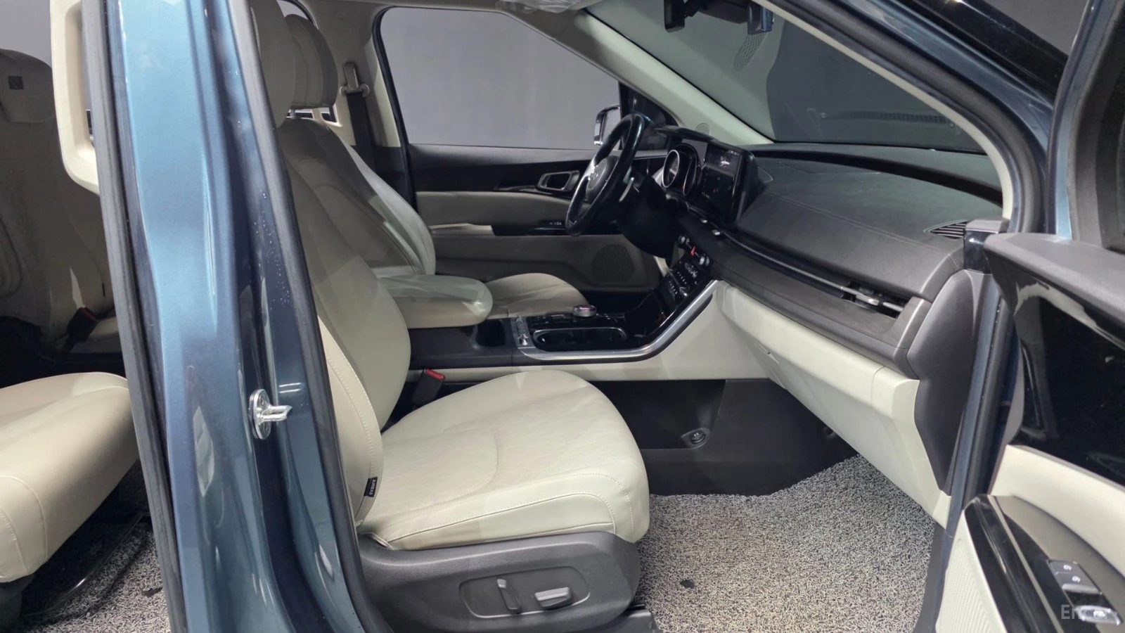 Kia Carnival * 9 МЕСТА* KEYLESS* Camera* ПОДГРЕВ* , снимка 11 - Автомобили и джипове - 55623764
